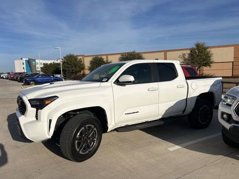 Used 2024 Toyota Tacoma TRD Sport image 7