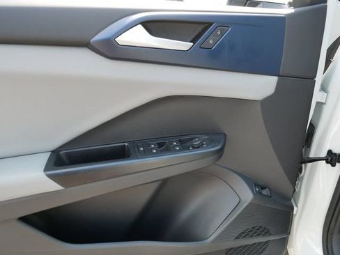 Certified 2022 Volkswagen Taos SE w/ IQ.Drive SE Package AWD/4WD image 16