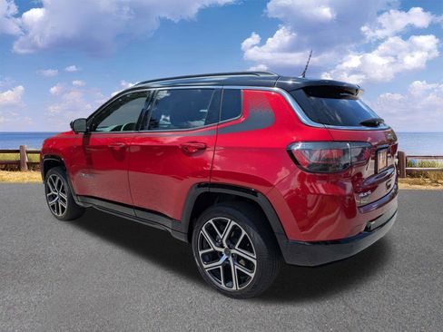 Certified 2025 Jeep Compass Limited w/ Elite Group AWD/4WD image 6