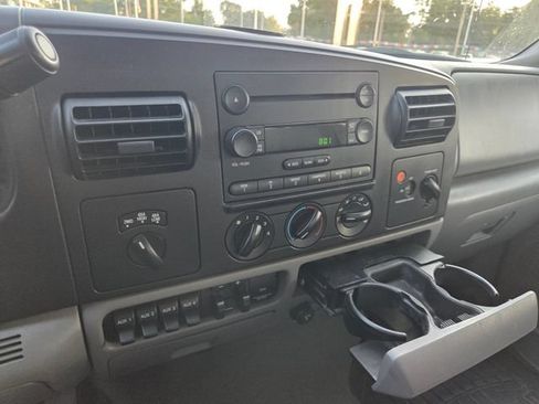 Used 2006 Ford F250 XLT AWD/4WD image 14