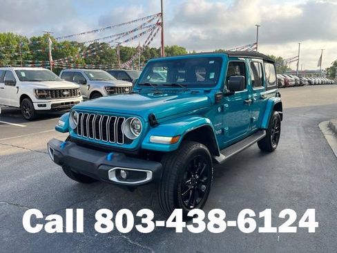 Used 2024 Jeep Wrangler Unlimited Sahara w/ Technology Group AWD/4WD image 41