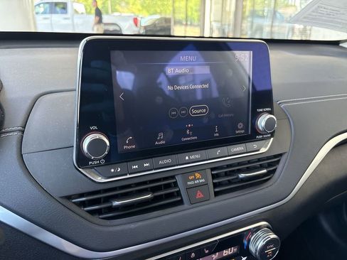 Used 2019 Nissan Altima 2.5 SV FWD image 13