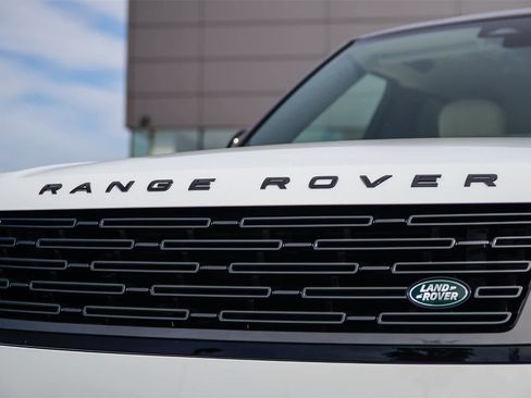 New 2026 Land Rover Range Rover SE image 11