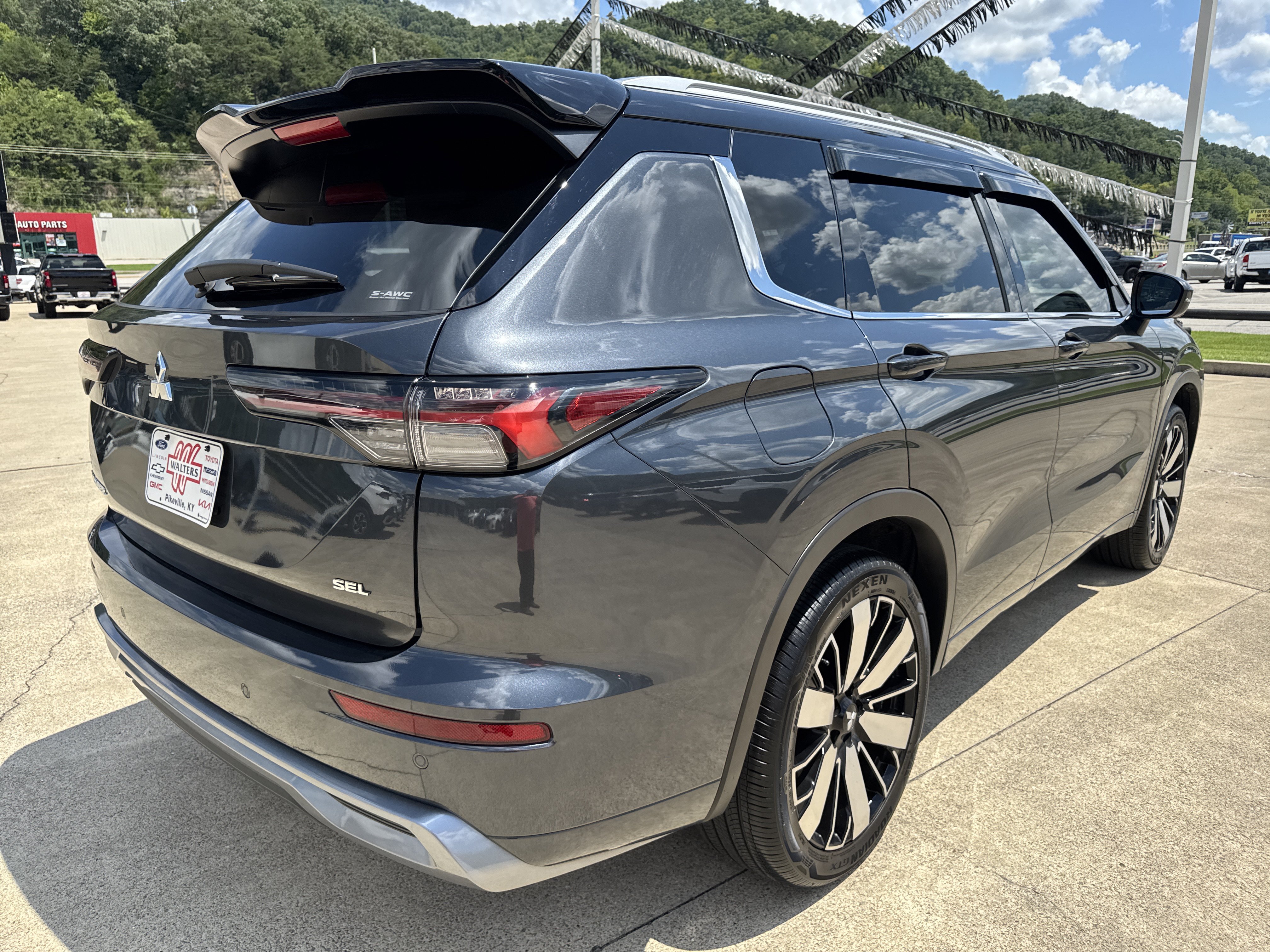 Used 2026 Mitsubishi Outlander SEL AWD/4WD image 7