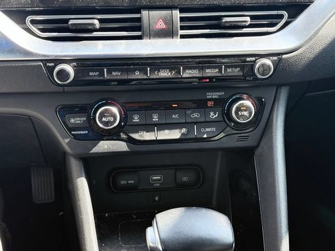 Used 2020 Kia Niro EX Premium FWD image 11