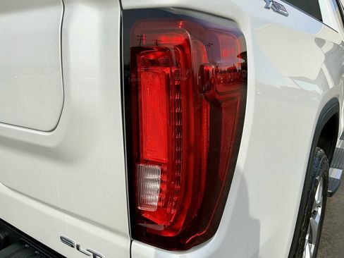 Used 2023 GMC Sierra 1500 SLT image 16