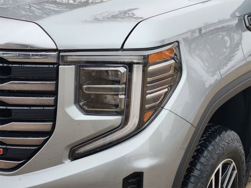Used 2024 GMC Sierra 1500 AT4 w/ Technology Package image 8