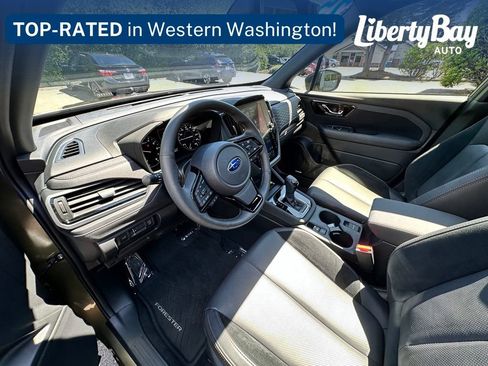 Used 2025 Subaru Forester Touring AWD/4WD image 14