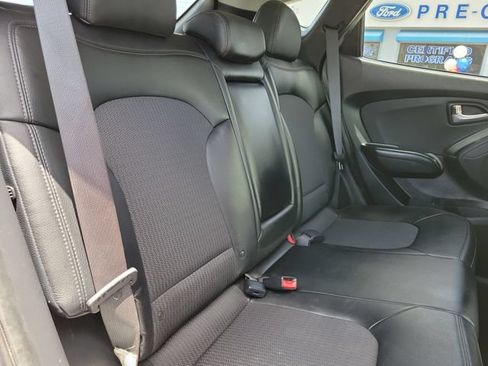 Used 2011 Hyundai Tucson GLS FWD image 16