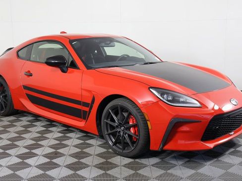 Used 2024 Toyota GR86 TRUENO Edition image 3