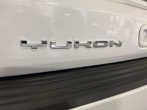 Used 2025 GMC Yukon XL AT4 Ultimate image 11