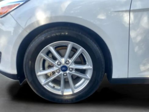 Used 2017 Ford Focus SE FWD image 27