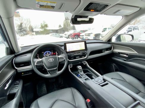 Used 2024 Toyota Grand Highlander XLE image 30