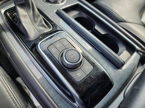 Used 2021 Nissan Armada SV image 20