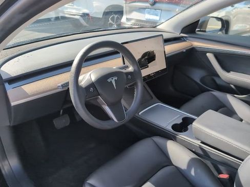 Used 2023 Tesla Model 3 Standard Range image 8