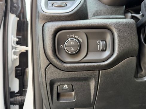 New 2026 RAM 1500 Express AWD/4WD image 23