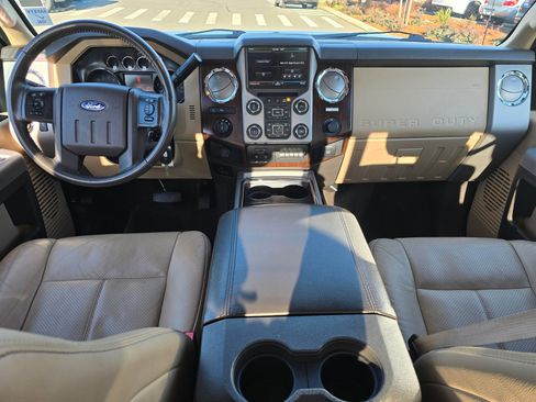 Used 2014 Ford F350 Lariat image 14