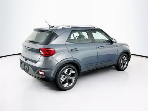 Used 2024 Hyundai Venue SEL image 9