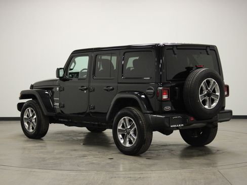 Used 2023 Jeep Wrangler Sahara image 6