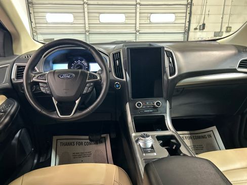 Used 2022 Ford Edge SEL w/ Convenience Package AWD/4WD image 4