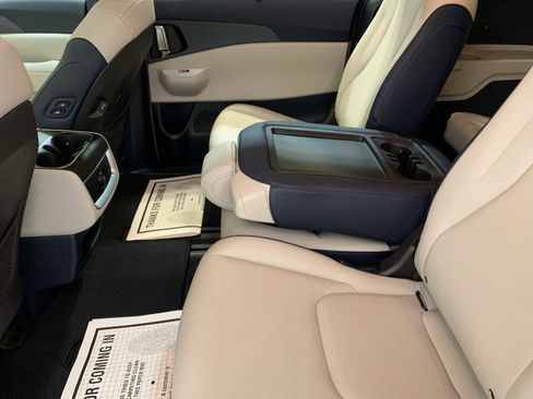 New 2026 Kia Carnival EX image 5