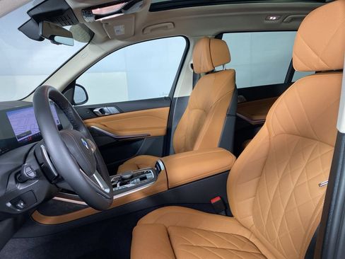 Used 2026 BMW X7 xDrive40i w/ Premium Package image 7