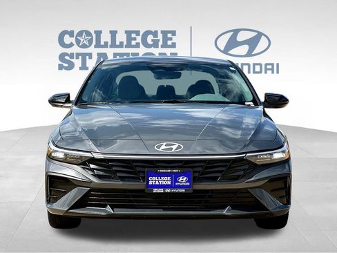 Used 2026 Hyundai Elantra Sport FWD image 4