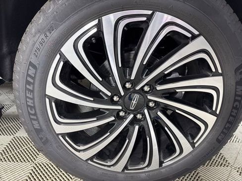 New 2025 Lincoln Navigator L Black Label image 38