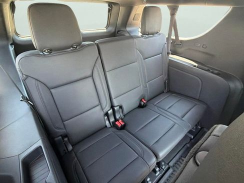 Certified 2024 Chevrolet Suburban Z71 w/ Luxury Package AWD/4WD image 34