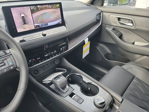 New 2026 Nissan Rogue Platinum image 32