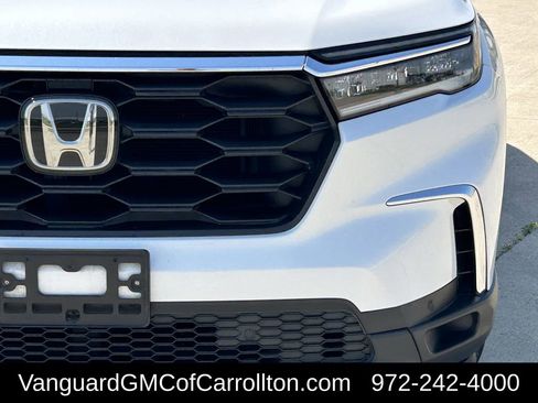 Used 2023 Honda Pilot LX image 4