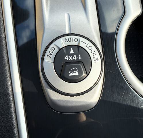Used 2018 Nissan Pathfinder SV AWD/4WD image 21