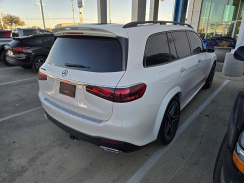 Used 2024 Mercedes-Benz GLS 450 4MATIC image 4