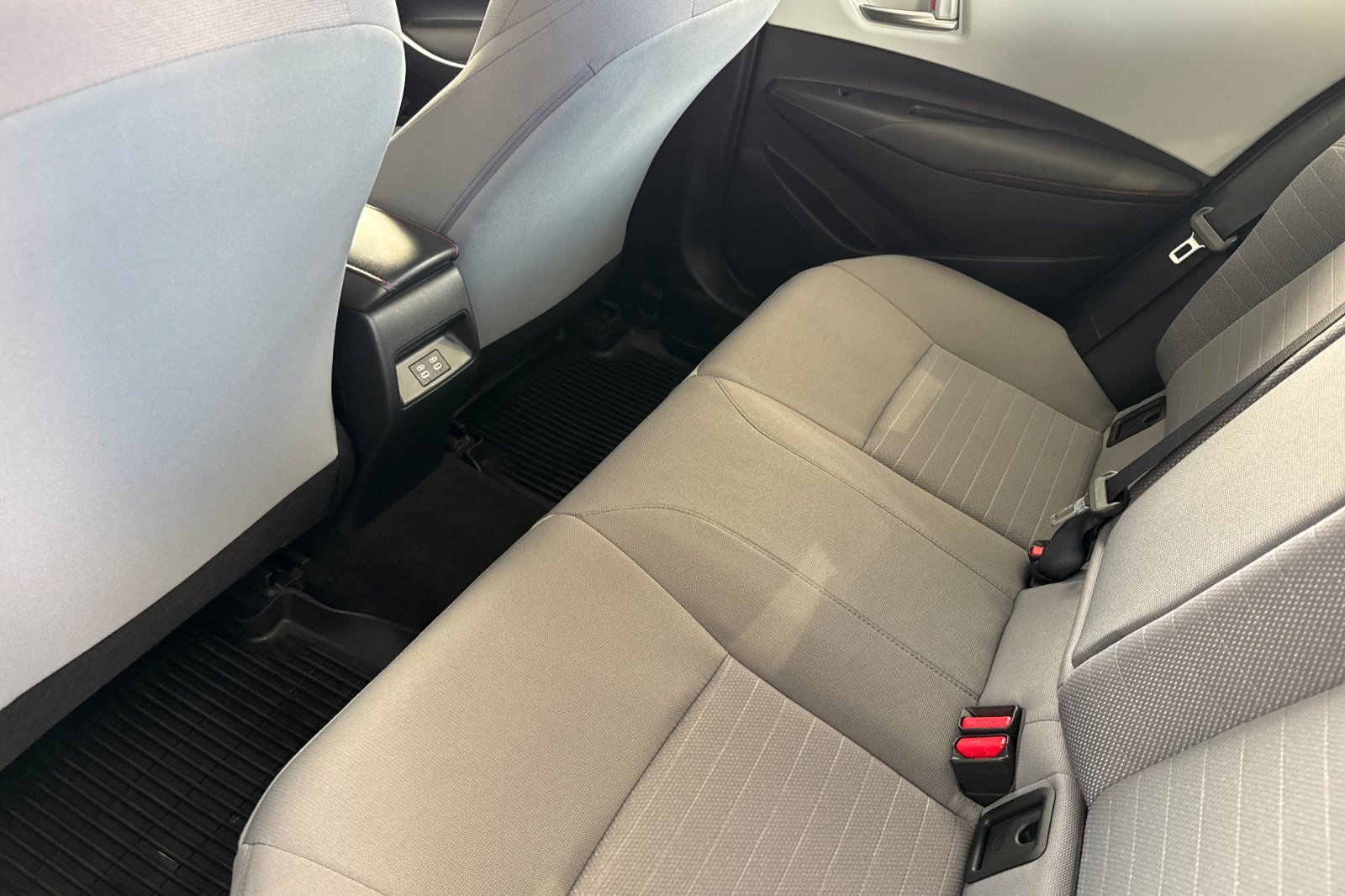 Used 2023 Toyota Corolla SE FWD image 15