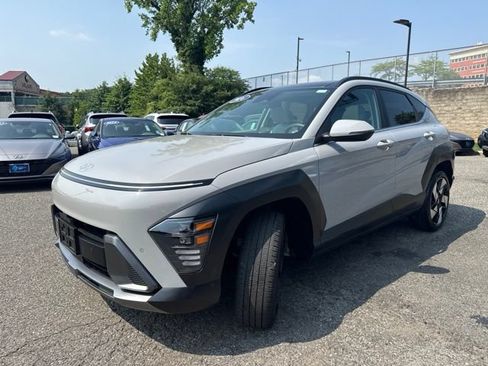 Used 2024 Hyundai Kona Limited AWD/4WD image 3