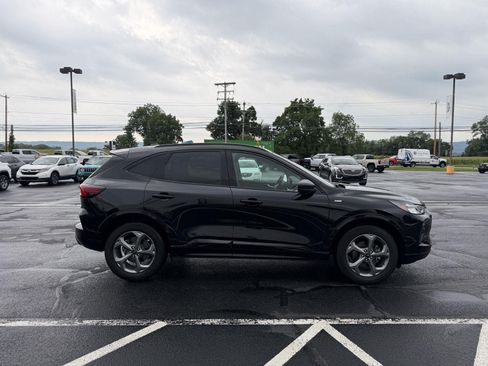 Used 2023 Ford Escape ST-Line w/ Tech Pack #1 AWD/4WD image 6
