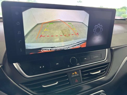 Used 2025 Nissan Altima 2.5 SR w/ SR Premium Package FWD image 23