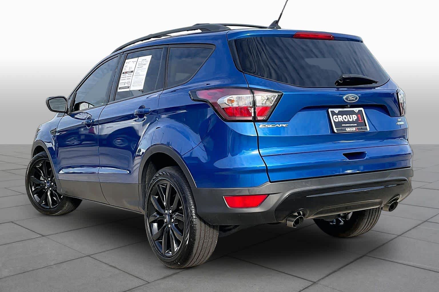 Used 2018 Ford Escape SE w/ SE Sport Appearance Package FWD image 11