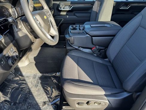 Used 2025 Chevrolet Silverado 3500 LT w/ Convenience Package image 5