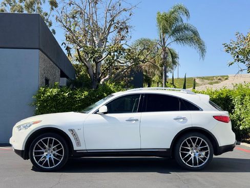 Used 2014 INFINITI QX70 AWD w/ Premium Package image 6