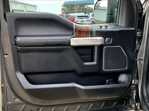 Certified 2019 Ford F150 Lariat image 22