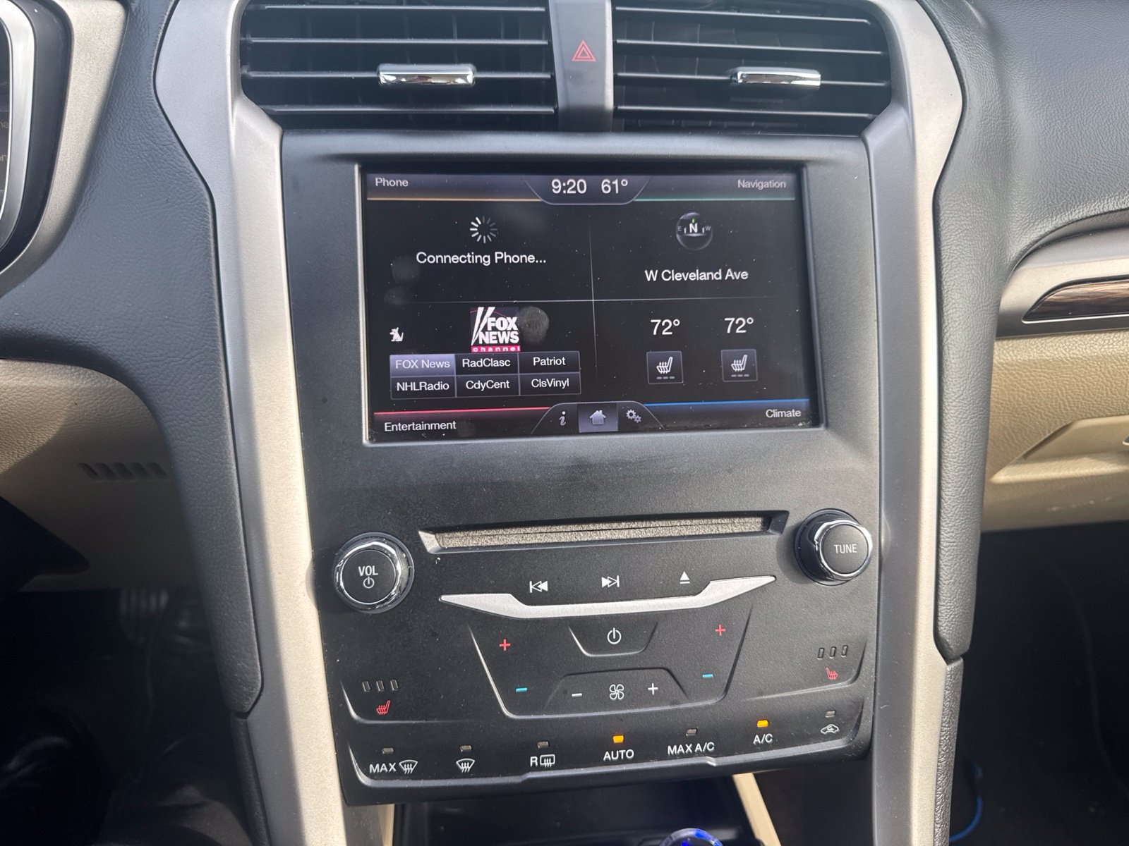 Used 2013 Ford Fusion SE FWD image 14