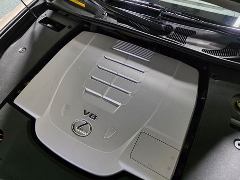 Used 2013 Lexus LS 460 w/ Comfort Pkg RWD image 40