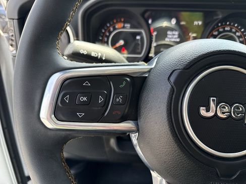 Used 2024 Jeep Wrangler Unlimited Sahara w/ Technology Group AWD/4WD image 26