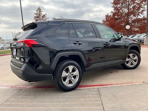 Used 2025 Toyota RAV4 XLE image 6
