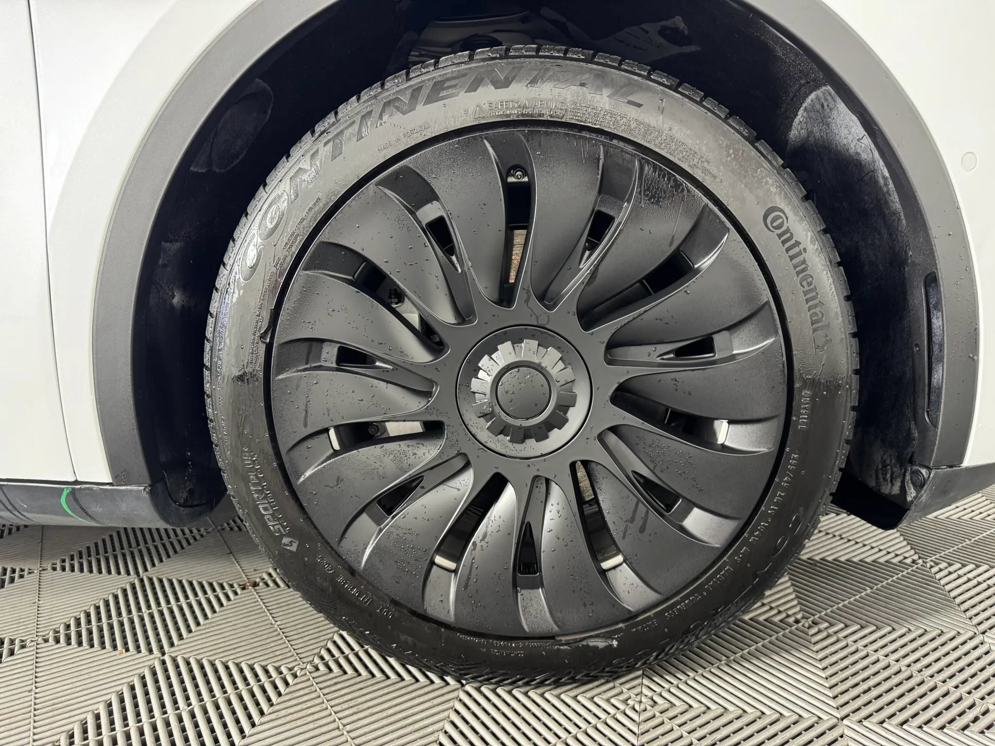 Used 2020 Tesla Model Y Long Range AWD/4WD image 47