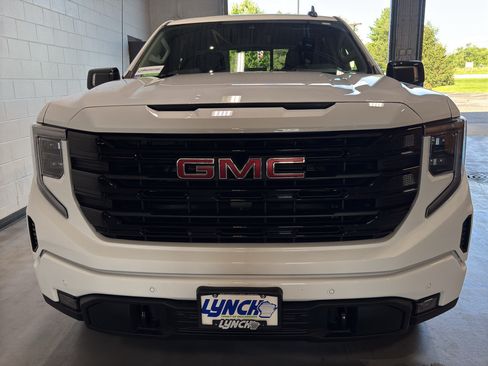 Used 2025 GMC Sierra 1500 Elevation w/ Elevation Premium Package AWD/4WD image 8
