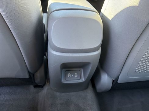 Used 2025 Hyundai Elantra SEL image 25