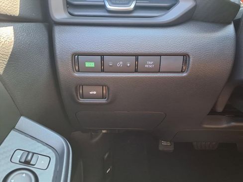 New 2025 Nissan Sentra S image 9