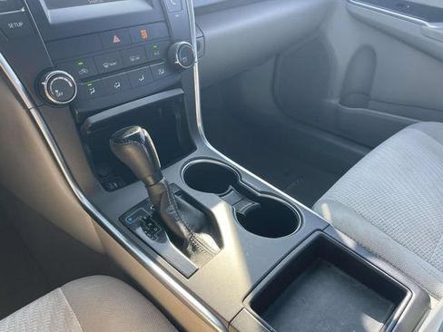 Used 2016 Toyota Camry LE FWD image 30
